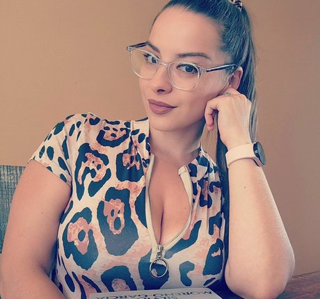 biiotchtv erotic star photo