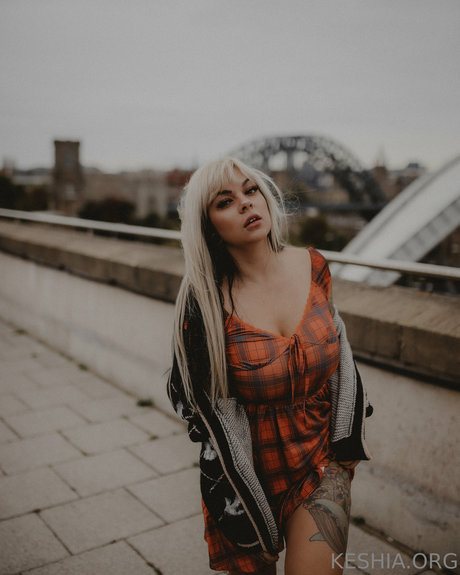 Keshia model erotic photo