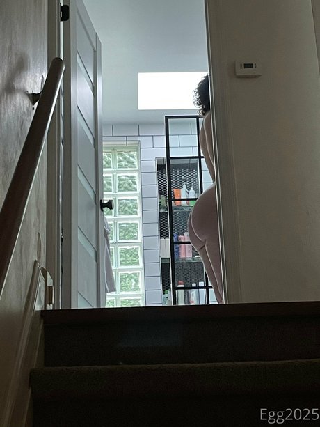 Egg2025 model free photos