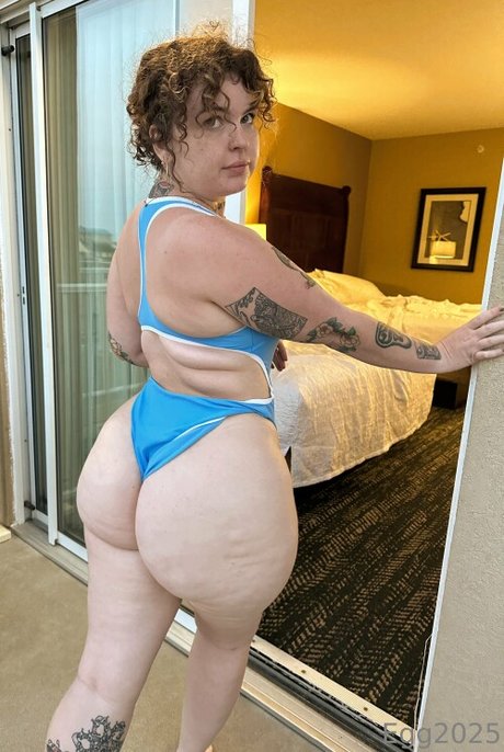 Egg2025 model adult pic