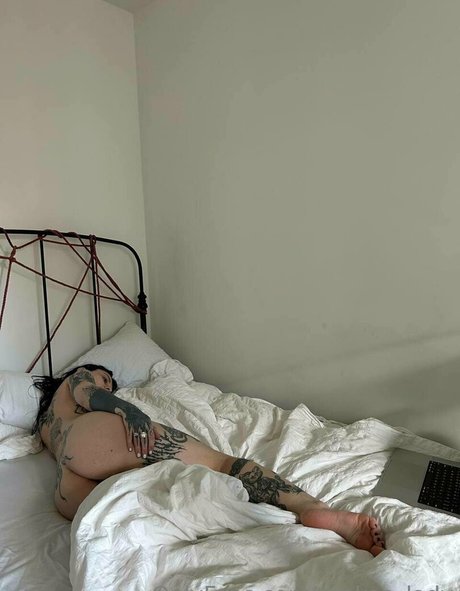 Draken lady model nude galleries