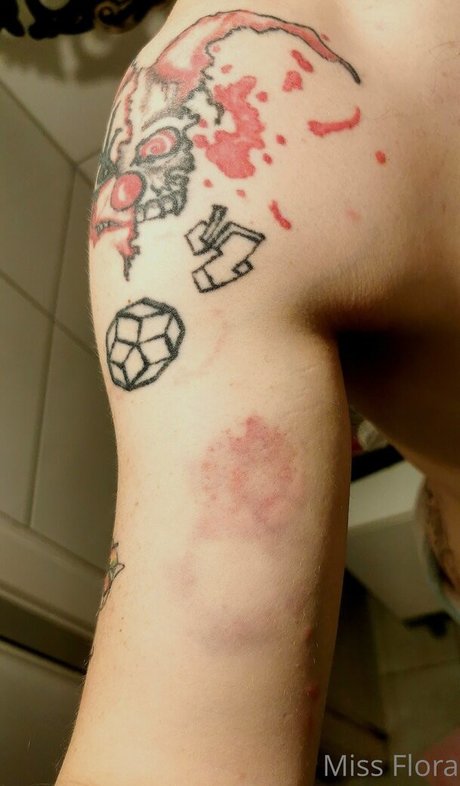 Miss Flora Femdom naked model img