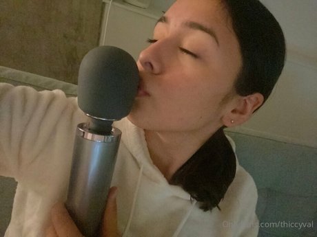 ThiccyVal best actress img