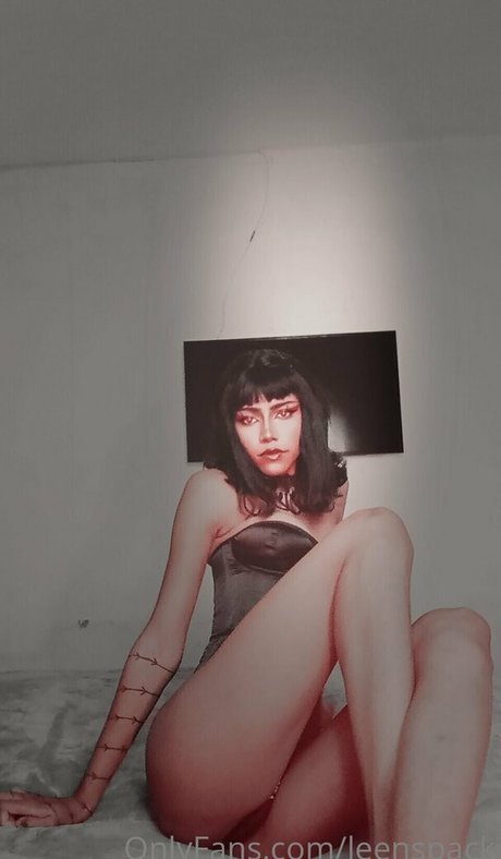 Viollet Collins pretty pornstar img