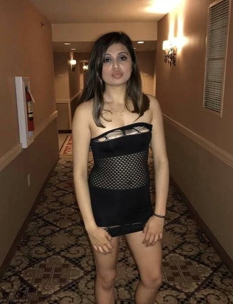 Extraperky pretty actress image