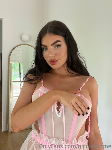 Nicole Thorne high quality star img