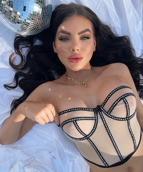 Nicole Thorne model porn photos