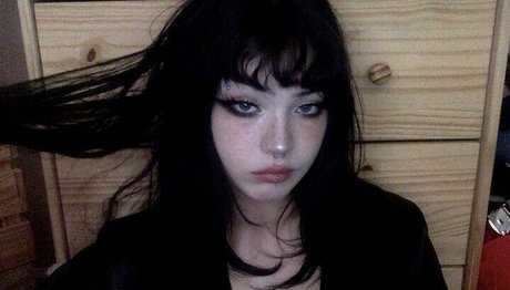 vampir3kitt3n model porn pictures