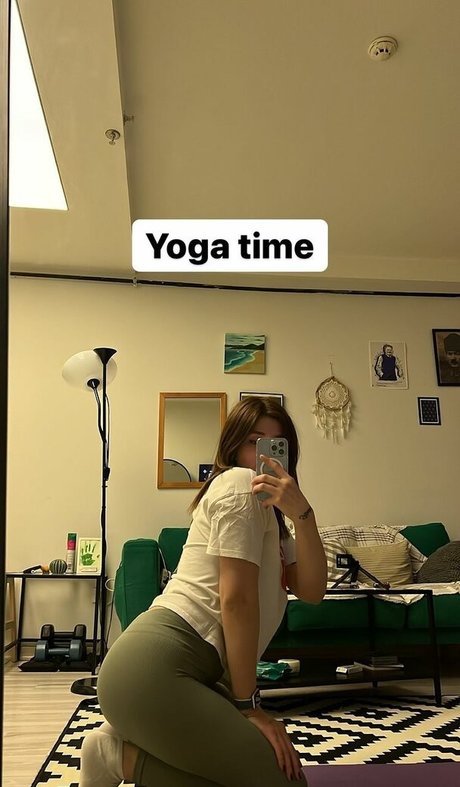 Buse yilmaz nice star pic