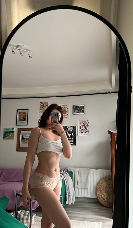 Buse yilmaz exclusive model photo