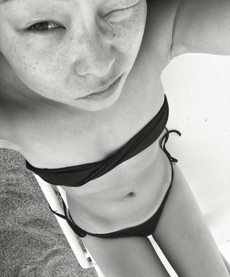 CutieMish naked actress gallery