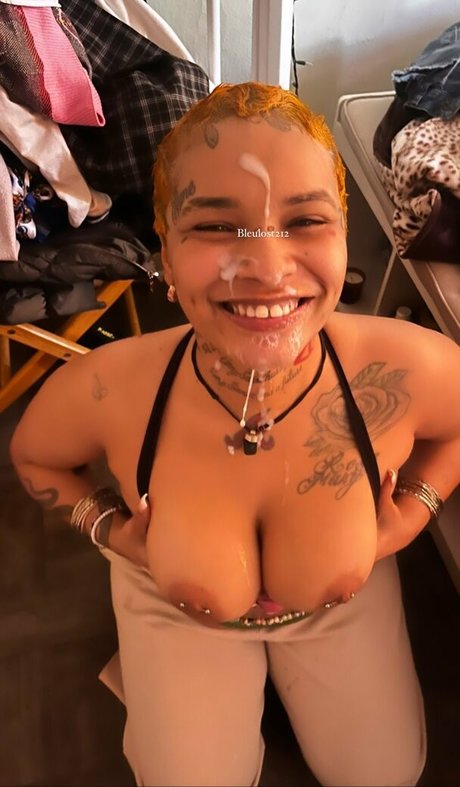 Bleu2lost erotic star galleries