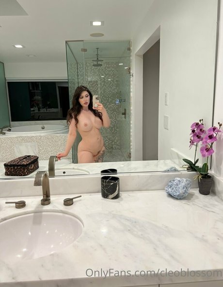 pregnant threesome onlyfans pornographic image