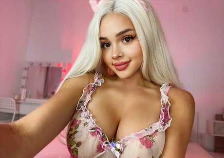 babybelladiaz art pornstar picture