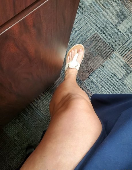 sweetfeet2187 model free pictures