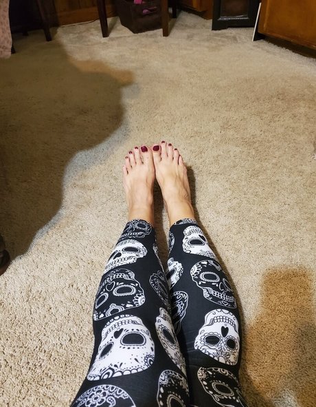 sweetfeet2187 model hd pics