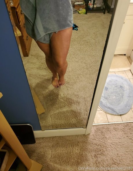 sweetfeet2187 erotic star pics