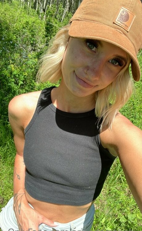 Aria Adams pornstar high quality gallery