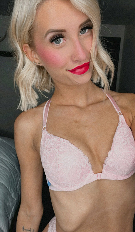 Aria Adams pornstar img