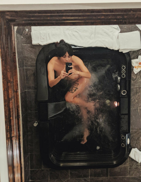 KissingHigh pornstar high quality photo