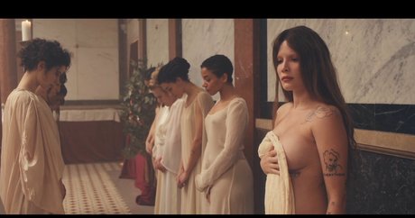 female popular onlyfans best photo