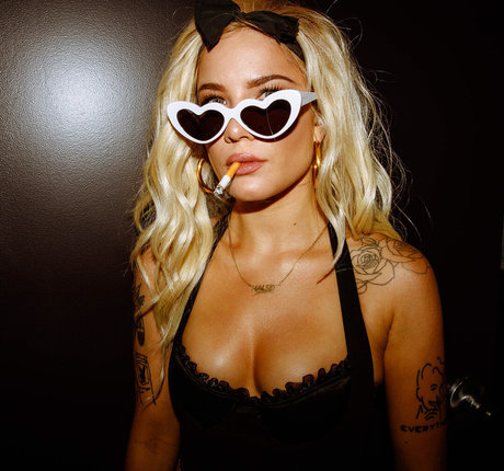 Halsey model sex photo