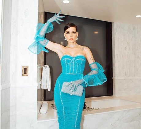 Halsey pretty model pics