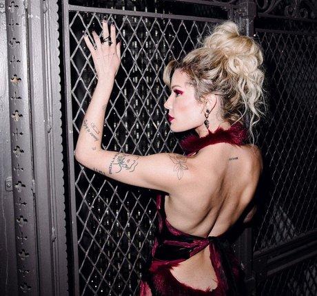 Halsey pretty pornstar gallery