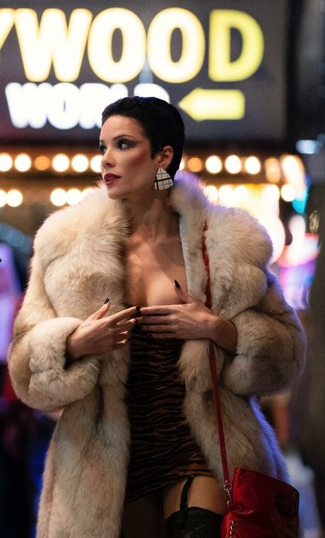 Halsey exclusive actress pic