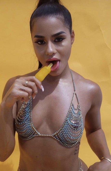 female popular onlyfans sexy nudes pictures