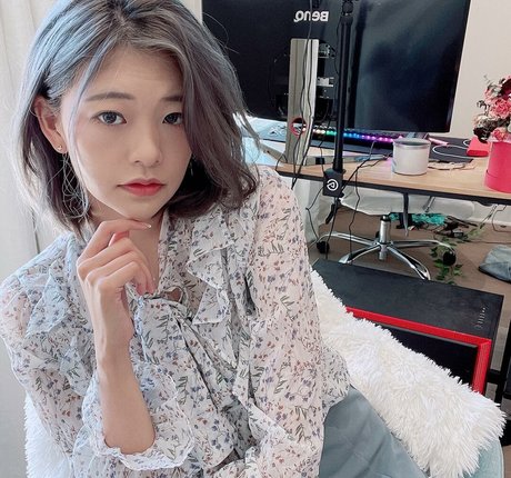 Kkatamina star naked img