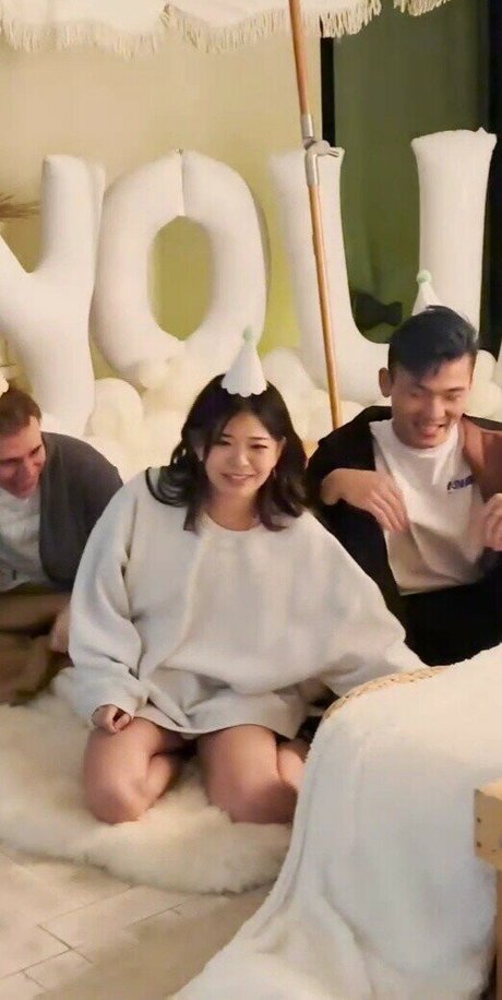 Kkatamina nude model picture