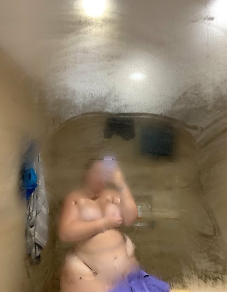 twinsmaison pornographic model photo