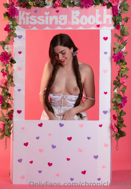 Chroniclove model xxx pics