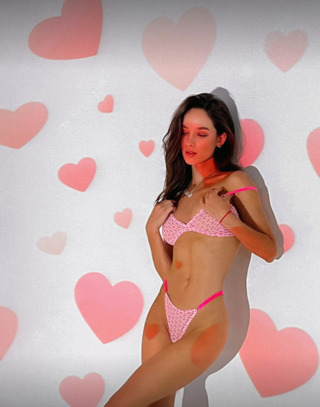 pretylittlething star adult images