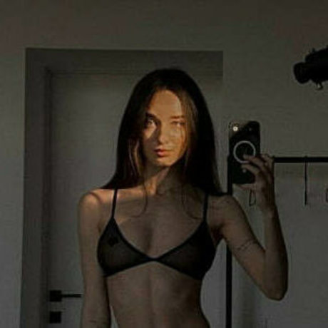 pretylittlething model pornographic gallery