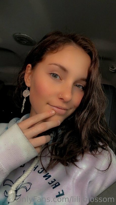 lili blossom xxx actress gallery