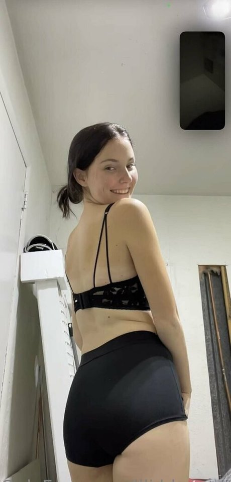 lili blossom adult actress galleries