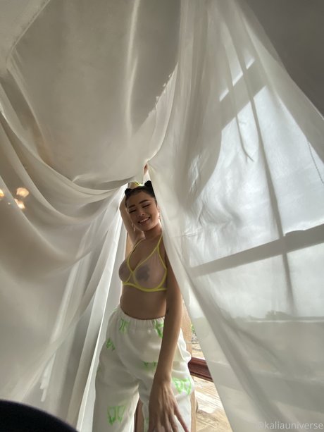 Ka Lia Universe sexy actress pic