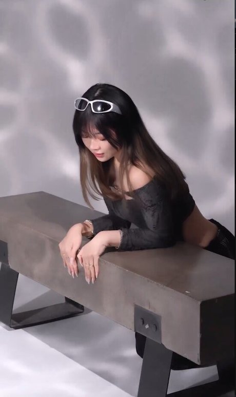 skinny milf onlyfans pretty pics