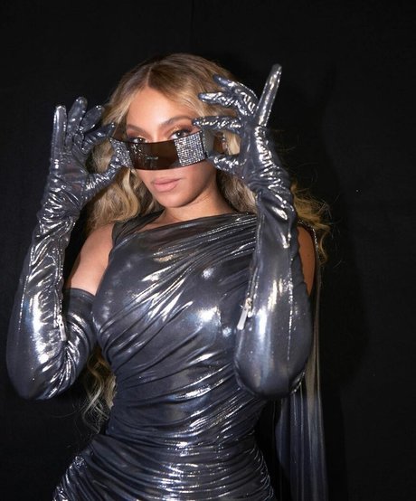 asian feet onlyfans erotic image