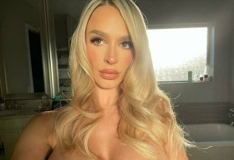 Emma Hix sex model pic