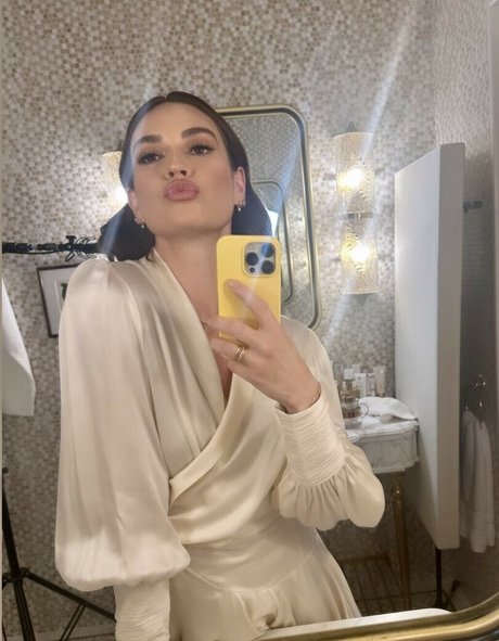 famous onlyfans hot nude image