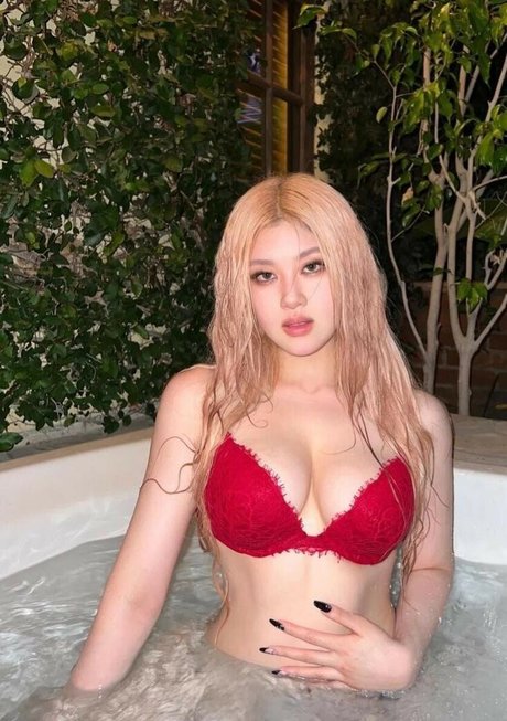 Allissa Shin star erotic gallery