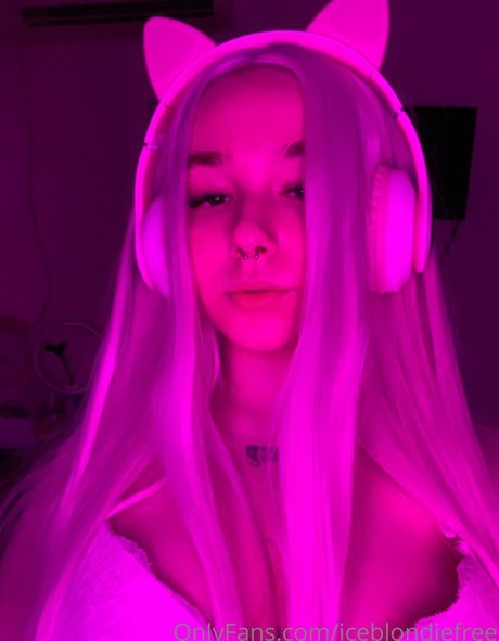 cosplayfoxyuzumaki beautiful actress image