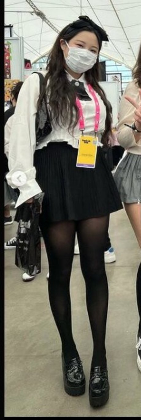 beautiful teen onlyfans top photos