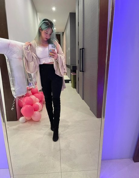 pov asian onlyfans top pic