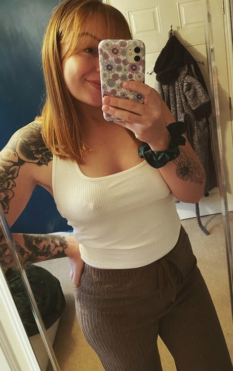 LittleRed x pornstar erotic photo