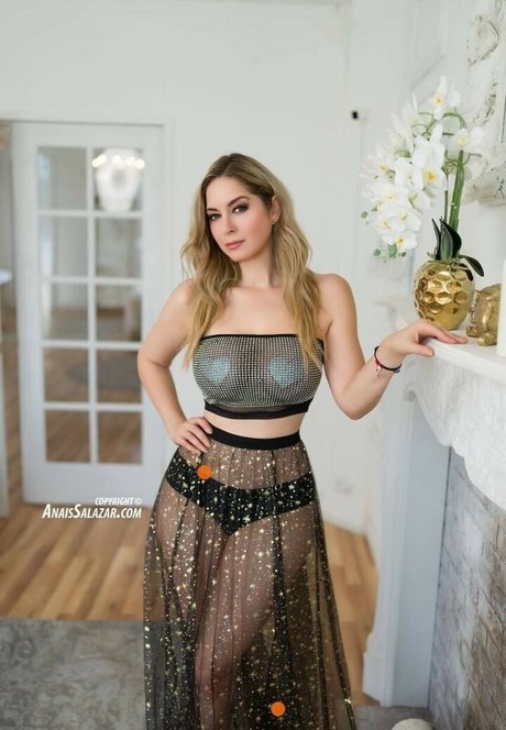 anaissalazar model adult pictures