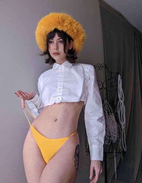 leather leggings onlyfans naked pic